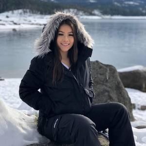 Meet your Posher, Elizabeth